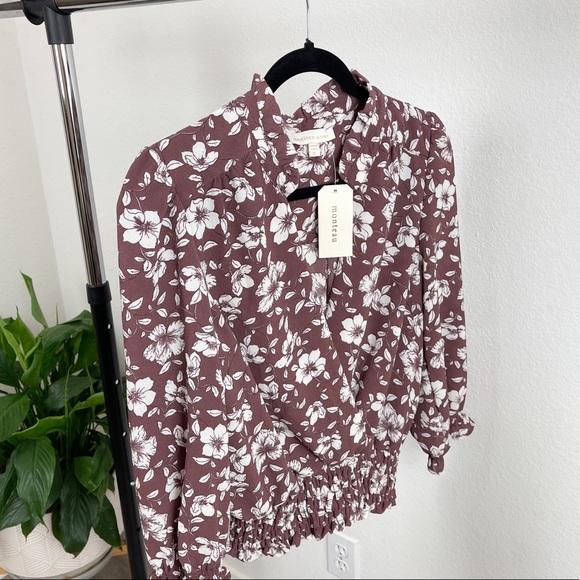 Monteau | Flower Blouse | Crop Top | Deep V Neck-line - Picture 2 of 7